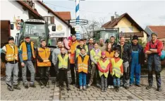  ?? ?? Die 20 Helferinne­n und Helfer aus dem Stadtteil Edenried waren bereits nach zwei Stunden mit ihrem kompletten Stadtteil fertig.