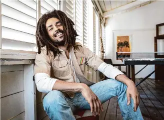  ?? Chiabella James/Paramount Pictures/Tribune News Service ?? Kingsley Ben-Adir is buried in a series of unconvinci­ng wigs in “Bob Marley: One Love.”