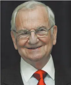  ?? AP FILE PHOTO ?? Former Chrysler CEO Lee Iacocca spoke in 2007 at the 70th Luncheon of the Metro-Detroit Book and Author Society in Livonia, Mich.