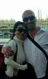  ??  ?? Felici Supansa Promjantue­k e il marito insieme in vacanza