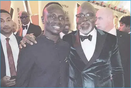  ??  ?? Pinnick (right) with Senegal and Liverpool ace Sadio Mane, winner of 2019 CAF Men’s Player of the Year award last Tuesday in Egypt