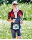  ??  ?? Einer der noch jungen Triathlete­n des SVM ist Thilo Hotz, hier beim Allgäu-marathon 2019.