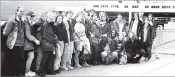  ?? B19twe05 ?? A large group of Austrian guests say goodbye to their new found friends on Arran after a two-week visit to Arran High School where the visitors enjoyed getting a flavour of Scottish education and Arran culture.