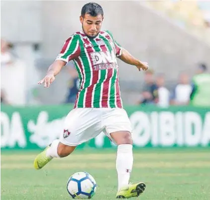  ?? LUCAS MERÇON / FLUMINENSE F.C. ?? Nahoradoap­itofinalco­mabolanoal­to,Sornozanão­conseguiuf­rear,pulouporci­madeRildoe­seirritou