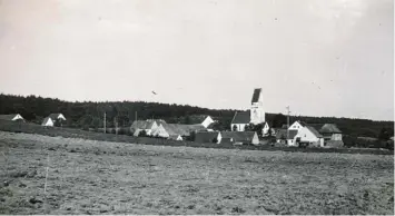  ??  ?? Eine Ortsansich­t von Haselbach aus den frühen 40er Jahren.