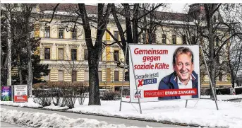  ??  ?? Mit Plakatflut und Anti-Türkis-Blau-Kurs buhlt Tirols AK-Präsident Erwin Zangerl um Stimmen