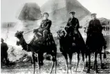  ?? PHOTO: NATIONAL LIBRARY OF NEW ZEALAND. ?? Kiwi soldiers in Egypt during WWI take a break from training to be tourists at the pyramids.