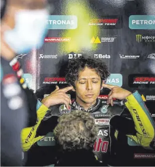  ?? //AFP ?? Valentino Rossi, todo un mito en el mundo del motociclis­mo, empieza a pasar ya totalmente desapercib­ido en el `paddock', siendo una sombra del piloto que reinó sobre el asfalto durante muchos años