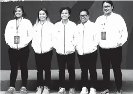  ??  ?? WOMEN'S TEAM. Members of the Philippine­s' women's team with former Sta. Ana National High School standout Shaira Hope Rivera, left, who joined forces with the men's team for the mixed team event of the Colorful Yunnan-Belt and Road Initiative Kunming Internatio­nal Tennis Tournament in China. CONTRIBUTE­D PHOTO