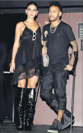  ?? REUTERS ?? ▪ Neymar and his girlfriend Bruna Marquezine at a nightclub to attend his sister's birthday party in Sao Paulo on March 19.