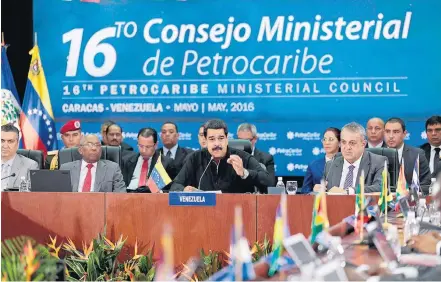  ?? REUTERS - 27/5/2016 ?? Venezuela. Nicolás Maduro em encontro da Petrocarib­e: ferramenta diplomátic­a exterminad­a pela crise econômica