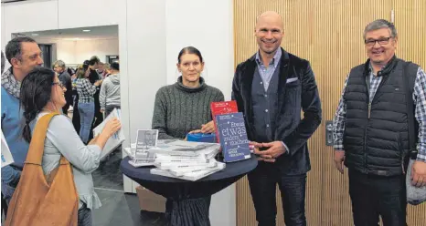  ?? FOTO: ANDERS ?? Roger Rankel stand nach seinem Vortrag den Gästen noch für persönlich­e Gespräche zur Verfügung.