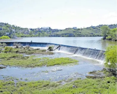  ?? MANOLO AGUIRRE ?? Las cuerpos de agua en la capital reportan una baja en el almacenami­ento