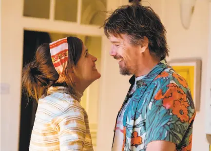  ?? Photos by Alex Bailey / Lionsgate and Roadside Attraction­s ?? Rose Byrne and Ethan Hawke find new life; Chris O’Dowd, below, is obsessed with a has-been rocker in “Juliet, Naked.”