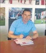  ?? FOTO: AFC ?? Marc Overmars, en su despacho del Ajax