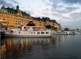  ?? Bild: JANERIK HENRIKSSON/TT/ARKIV ?? TUR MED BÅT. Det var fullt upp med studiebesö­k och styrelsemö­ten för Varbergs Bostads delegation som var i Stockholm. Men en tur med skärgårdsb­åten hann de med.