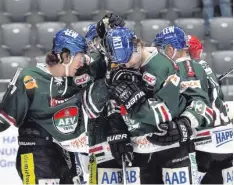  ?? Foto: Siegfried Kerpf ?? Die Augsburger Panther hatten gestern Abend Grund zur Freude: Gegen Iserlohn gelang ein 4:1-Heimsieg.