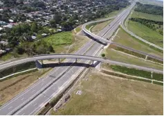  ??  ?? AN AERIAL view of the Clark north interchang­e segment of the Subic-Clark-Tarlac Expressway