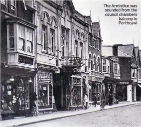  ??  ?? The Armistice was sounded from the council chambers balcony in Porthcawl