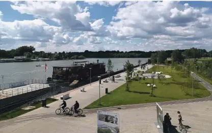  ??  ?? Na desnem bregu Save, tik pred sotočjem z Donavo, je pripravlje­n prostor za postavitev klopi s sedečim kipom Edvarda Rusjana.