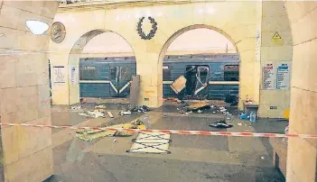  ?? FOTO: DPA ?? Metro-Station Technologi­sches Institut: Hierher steuerte der Fahrer die teils zerfetzte U-Bahn nach der Explosion.