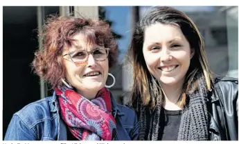  ??  ?? Nathalie Morteau et sa fille Alicia ont déjà le sourire.