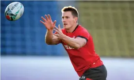  ??  ?? Jonathan Davies returns for Wales having missed the quarter-final win over France. Photograph: Ben Evans/Huw Evans/Rex/Shuttersto­ck