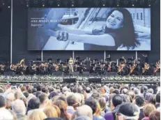  ??  ?? ► Una de las invitadas del tenor, la soprano portorriqu­eña Ana María Martínez.