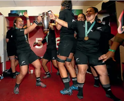  ?? PHOTO: GETTY IMAGES ?? The Black Ferns celebrate their World Cup triumph last weekend after beating England in the final in Belfast.