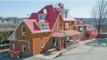  ?? PHOTO D’ARCHIVES ?? Dernier vestige de la guerre des motards, le bunker des Hells Angels situé sur la rue Wellington Sud, à Sherbrooke, est devenu la propriété de l’État en avril.