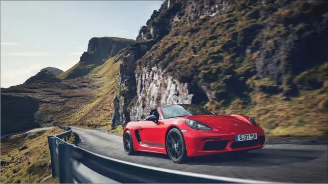  ??  ?? In the new 718 Boxster T the focus is on equipment that relates to high performanc­e