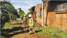  ?? By Nizbert Moyo ?? A BULAWAYO family lost 358 chickens and property worth US$30 000 when a five-roomed cottage used as a fowl run caught fire on Monday. This was confirmed by Bulawayo acting chief fire officer Lynos Phiri yesterday, who said the incident occurred in Manningdal­e suburb. Phiri said the fire was caused by an electrical fault. “It is a five-roomed cottage with a garage under tiles caught fire causing the collapse of the roof,” said Phiri, adding that there were a lot of electrical installati­ons and heavy machinery in the building. —