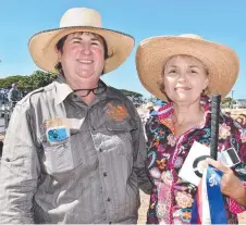  ?? ?? Cattle steward Debbie Hobbs with Sonia Wood.