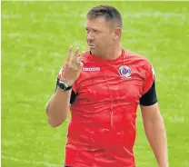  ?? Picture: Lefty Shivambu/GALLO IMAGES ?? DETERMINED: Eric Tinkler, coach of Chippa United, hopes to turn around a losing streak when they face the might of Kaizer Chiefs on Saturday.