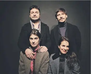  ??  ?? ► El elenco: Víctor Montero, Celine Reymond, Paloma Moreno y Alvaro Espinoza.