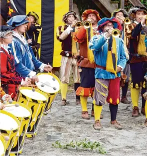  ?? Archivfoto: Xaver Habermeier ?? Am Schloßfest hört man sie schon, bevor man sie sieht.