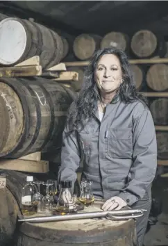  ??  ?? 0 Mackmyra’s Angela D’orazio mentor for the AI- generated whisky