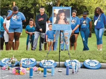  ?? JOE BURBANK/ORLANDO SENTINEL ?? Family and friends honor Miya Marcano on the one-year anniversar­y of her disappeara­nce.