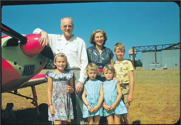  ?? COURTESY SCOTT HALDEMAN ?? Joshua Haldeman with his wife, Winnifred, and their children Lynne, Scott, Maye and Kaye. Haldeman had a hunger for adventure and a passion for aviation.