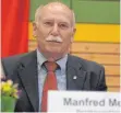  ?? FOTO: RIEDEL ?? „Ich befürchte, dass wir nicht spielen dürfen, selbst wenn wir das wollen“: Donau-Iller-Bezirksche­f Manfred Merkle.