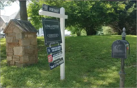  ?? FRAN MAYE — MEDIANEWS GROUP ?? This home in East Marlboroug­h Township is one of fewer than 500offered up for sale this month.