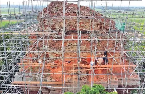  ?? TAKEO CULTURE DEPARTMENT ?? Phnom Da Temple in Takeo province’s Angkor Borei district, under restoratio­n last May. It will be nominated for UNESCO’s World Heritage List.