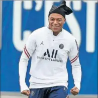  ??  ?? Mbappé, en un entrenamie­nto con el PSG.