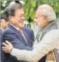  ?? REUTERS ?? PM Narendra Modi with South Korean President Moon Jaein in New Delhi on Monday.