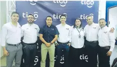  ??  ?? Los ejecutivos de Tigo en la apertura de esta moderna tienda de Tigo y T-cencel en La Esperanza, Intibucá.