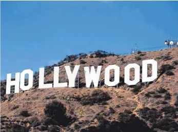 ?? FOTO: DPA ?? Den weltberühm­ten Schriftzug in den Hollywood- Hills werden auch die Fußballer des FC Bayern München aus nächster Nähe betrachten dürften: Hollywood ist erste Station der USA- Reise.