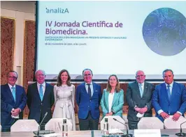  ?? ?? Foto de familia de la IV Jornada Científica de Biomedicin­a