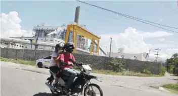  ?? SUNSTAR FOTO / AMPER CAMPAñA ?? MEASURES TAKEN. Therma Visayas Inc.’s coal-fired power plant in Bato, Toledo City is addressing residents’ complaints on its operations.