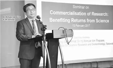  ??  ?? Dr Annuar speaking at the seminar.