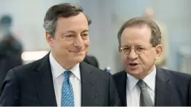  ??  ?? Arrivederc­i a dicembre. Il presidente Bce Mario Draghi e il vicepresid­ente Vitor Constancio